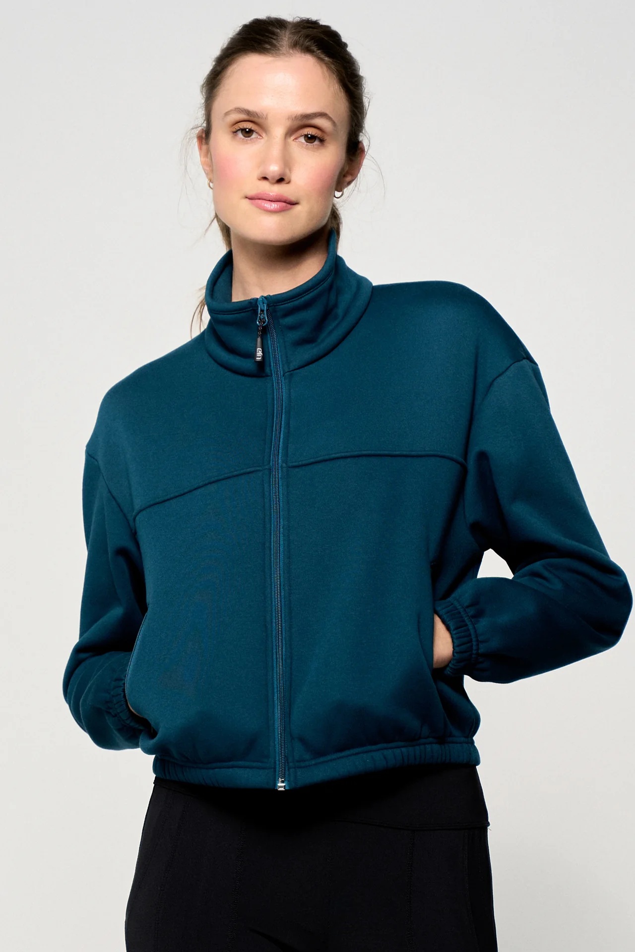 ValiantJacketPeacockトルソーコーディネート写真