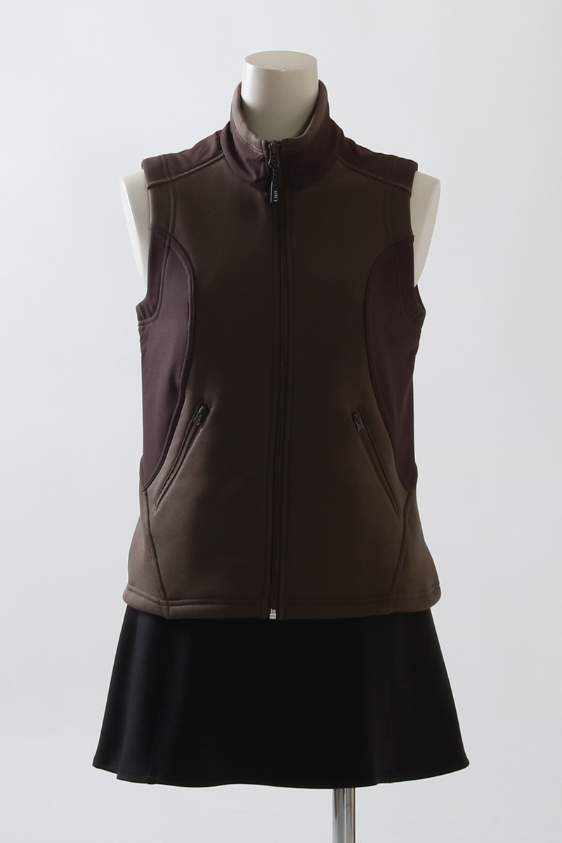 TrainingVestMochaトルソーコーディネート写真